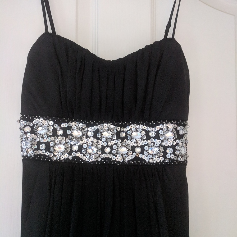 π₯ Formal Dress - Picture 3 of 9
